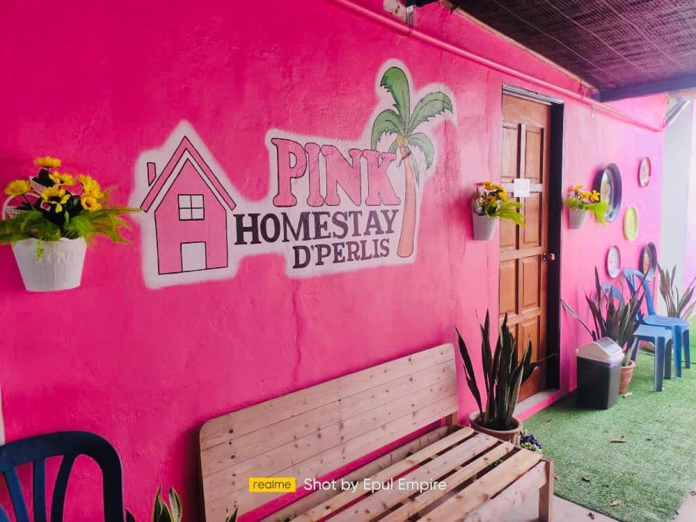 Pink Homestay D'Perlis Kangar Exterior photo